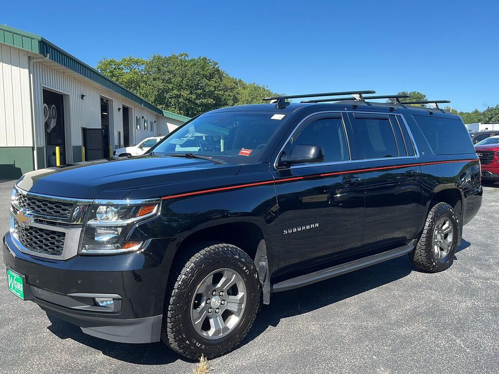 2017 Chevrolet Suburban LT — photo 1 of 6