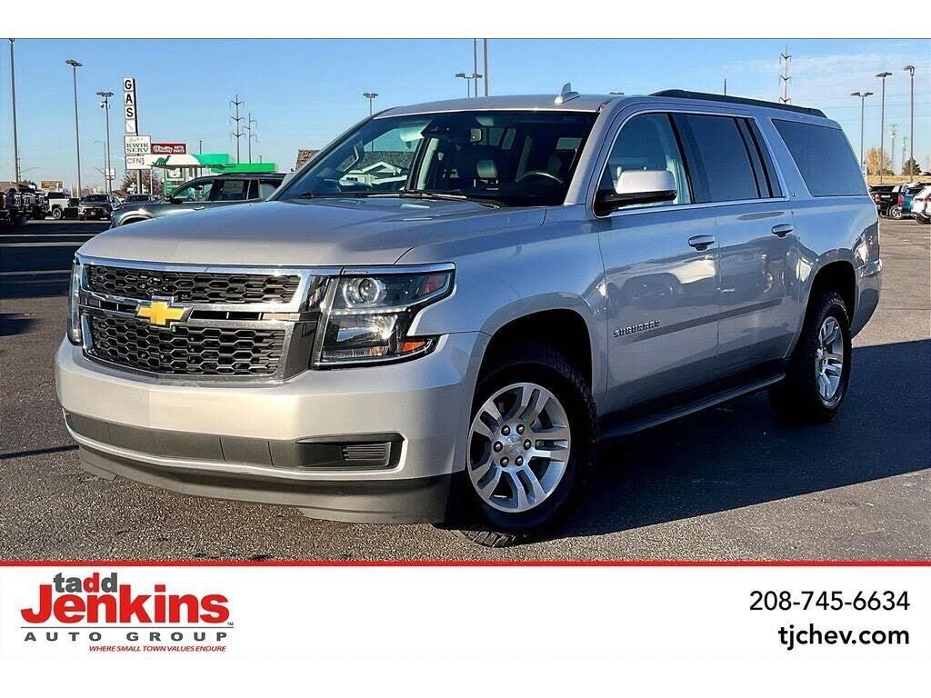 2018 Chevrolet Suburban LT — photo 1 of 3