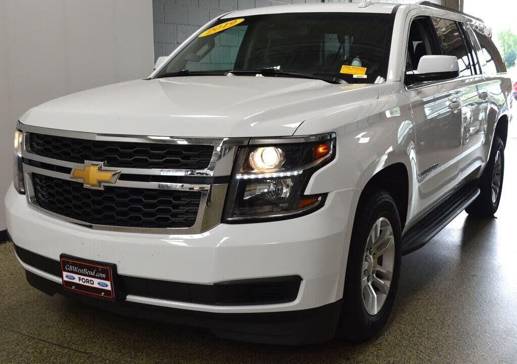2019 Chevrolet Suburban LT — photo 1 of 1