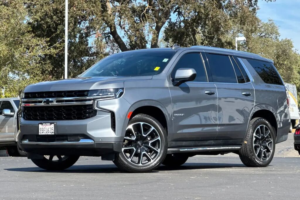2022 Chevrolet Tahoe LS — photo 1 of 2