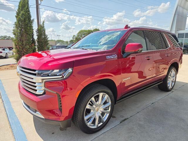 2022 Chevrolet Tahoe High Country — photo 1 of 13