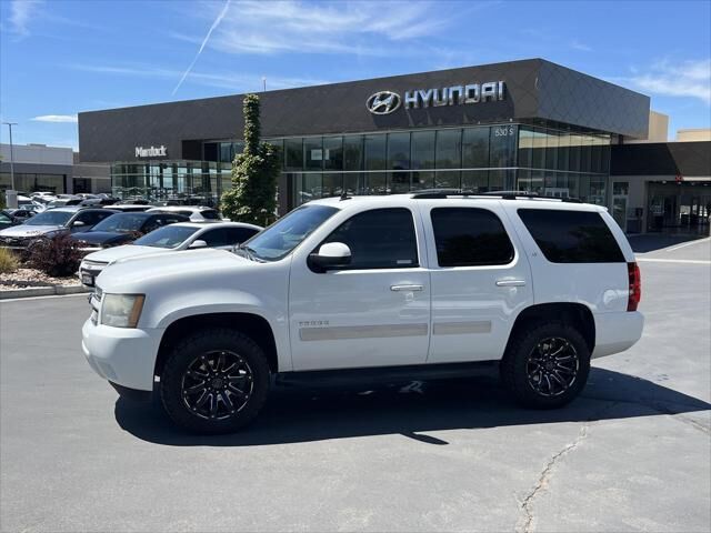 2010 Chevrolet Tahoe LT — photo 1 of 13