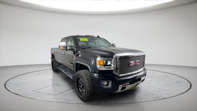 2015 GMC Sierra 2500HD Denali — photo 1 of 39