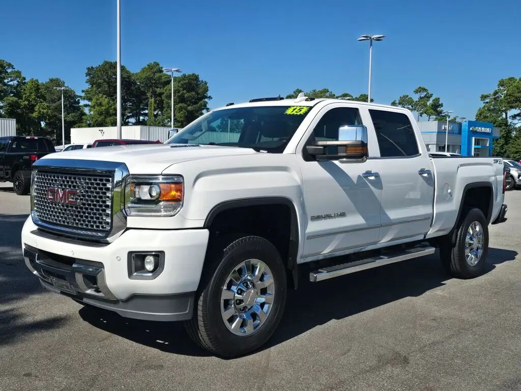 2015 GMC Sierra 2500HD Denali — photo 1 of 26
