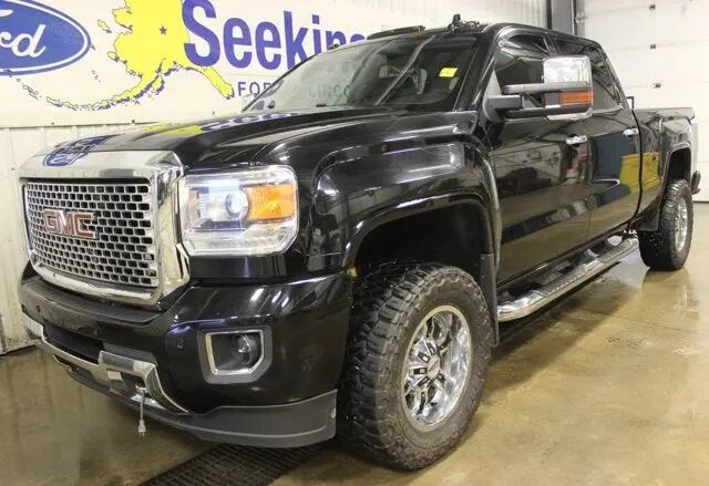 2015 GMC Sierra 2500HD Denali — photo 1 of 24