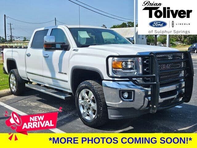 2019 GMC Sierra 2500HD SLT — photo 1 of 2