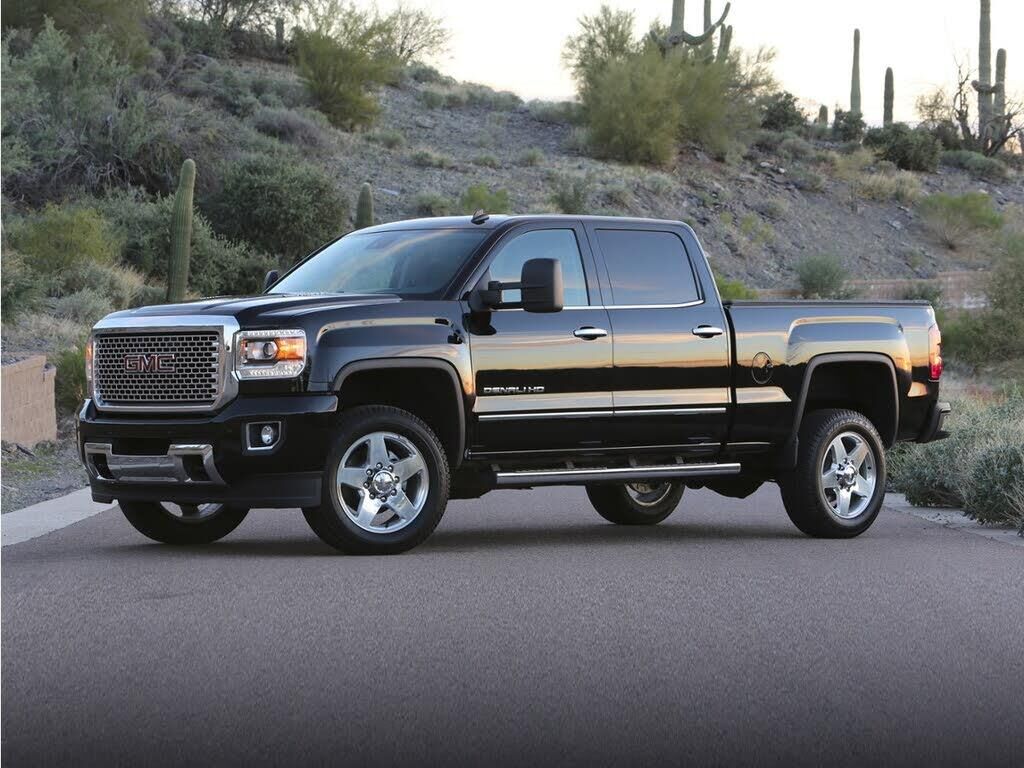 2019 GMC Sierra 2500HD Denali — photo 1 of 2