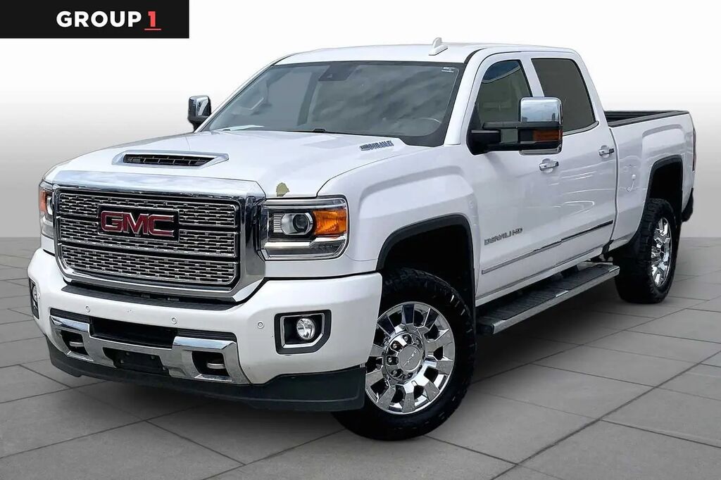 2019 GMC Sierra 2500HD Denali — photo 1 of 13