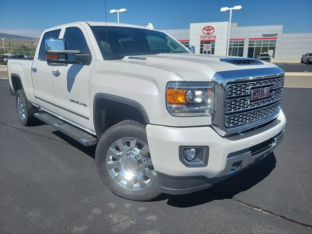 2019 GMC Sierra 2500HD Denali — photo 1 of 27
