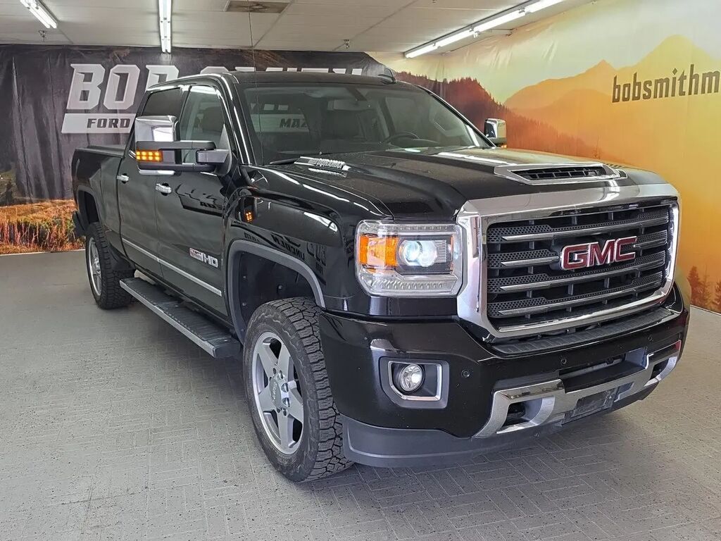 2017 GMC Sierra 2500HD SLT — photo 1 of 13