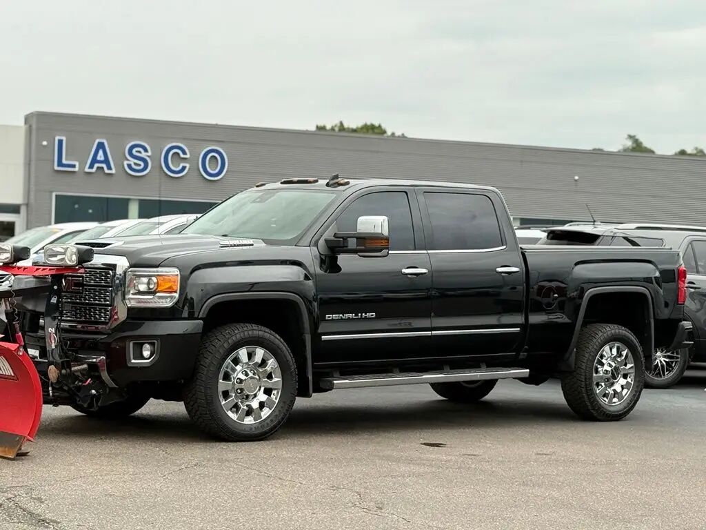 2018 GMC Sierra 2500HD Denali — photo 1 of 13