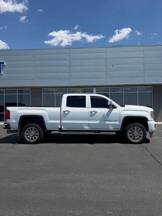 2017 GMC Sierra 2500HD Denali — photo 1 of 13