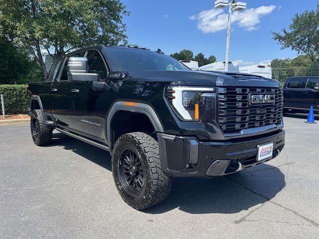 2024 GMC Sierra 2500HD Denali Ultimate — photo 1 of 13
