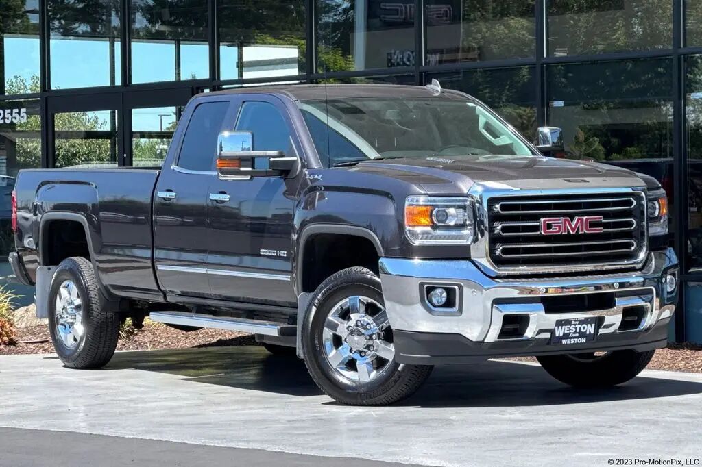 2015 GMC Sierra 2500HD SLT — photo 1 of 6