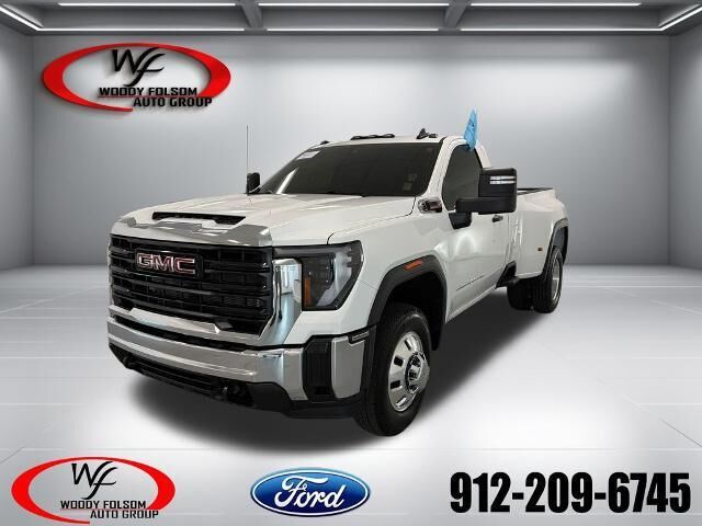 2025 GMC Sierra 3500HD Pro — photo 1 of 22