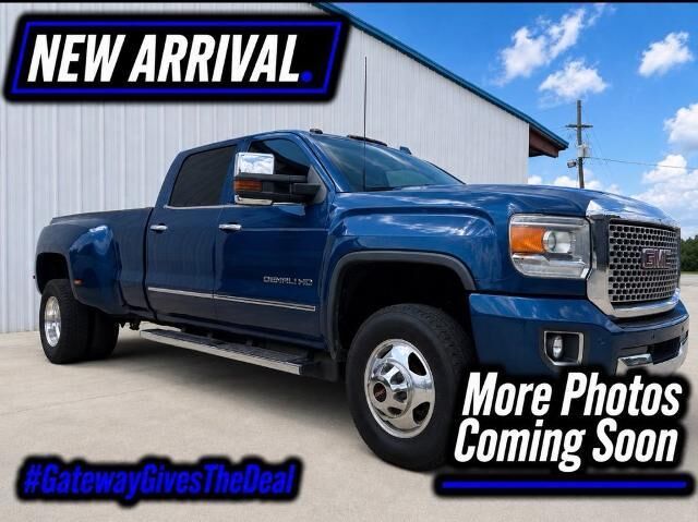 2016 GMC Sierra 3500HD Denali — photo 1 of 2