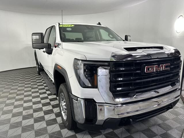 2024 GMC Sierra 2500HD Pro — photo 1 of 26