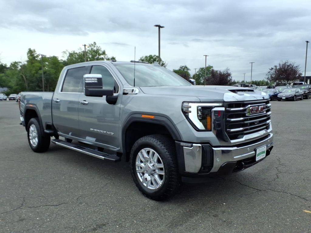2024 GMC Sierra 2500HD SLT — photo 1 of 3