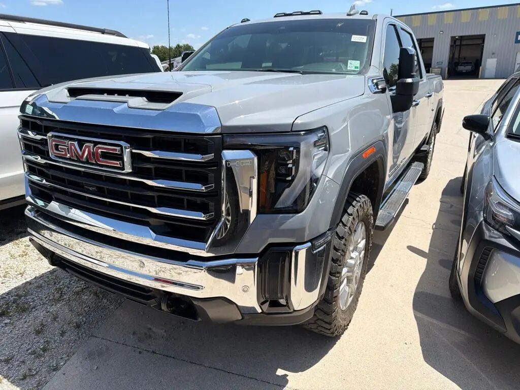 2024 GMC Sierra 2500HD SLT — photo 1 of 32