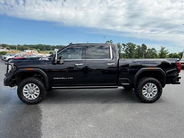 2022 GMC Sierra 2500HD Denali — photo 1 of 13