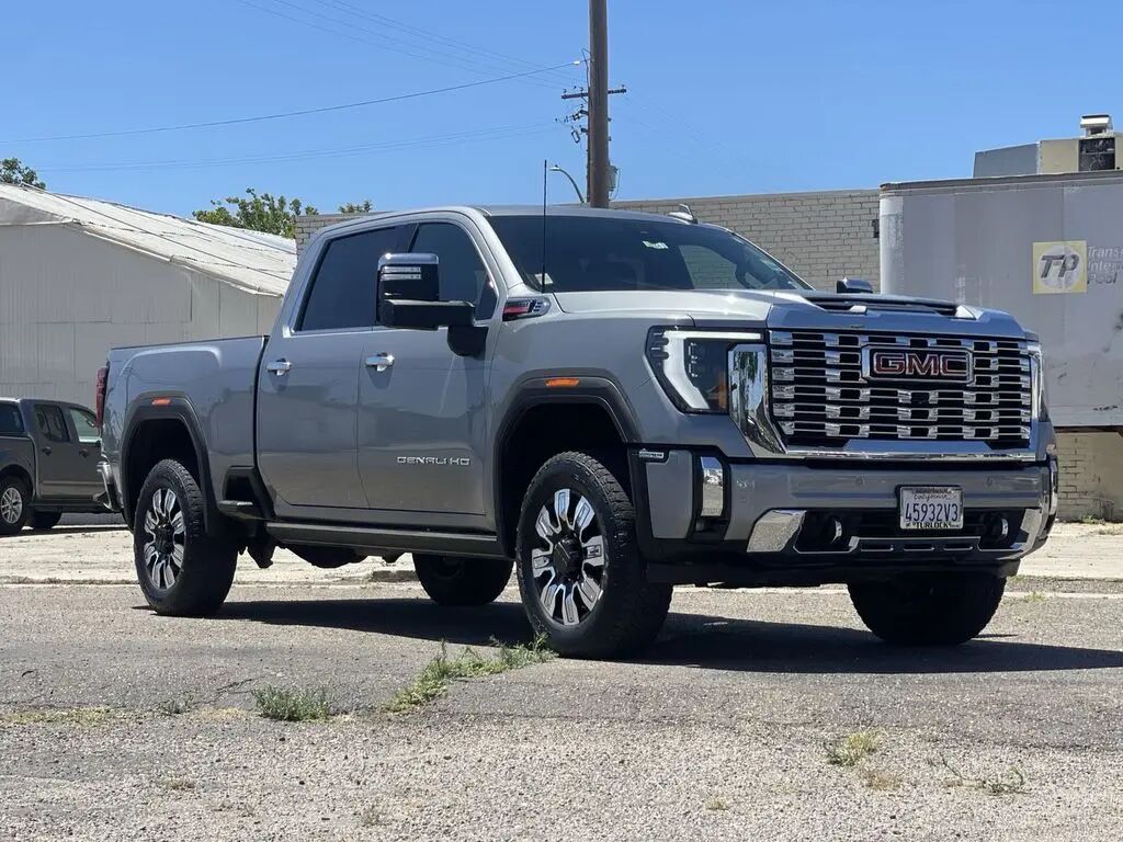 2024 GMC Sierra 2500HD Denali — photo 1 of 26
