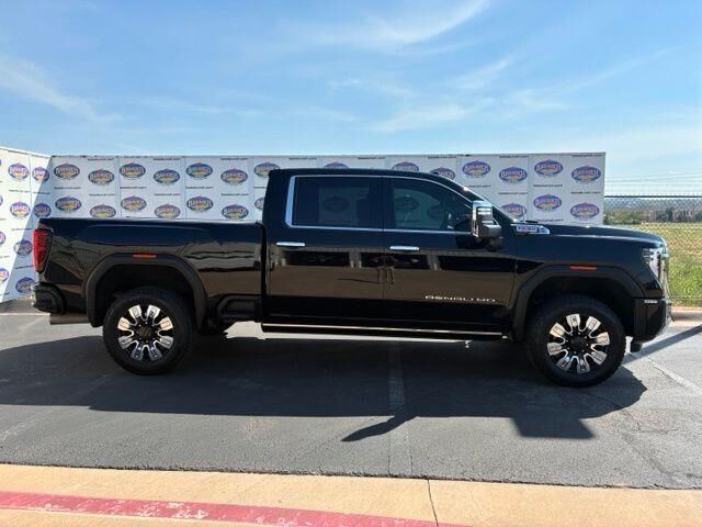 2024 GMC Sierra 2500HD Denali — photo 1 of 13