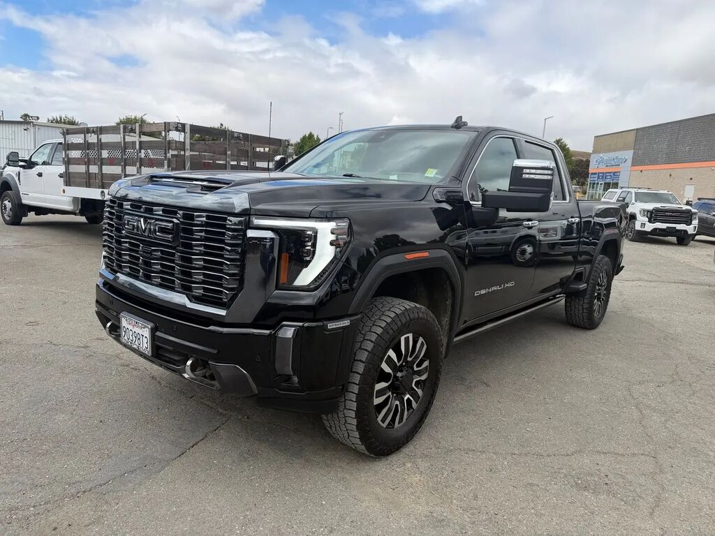 2024 GMC Sierra 2500HD Denali Ultimate — photo 1 of 26