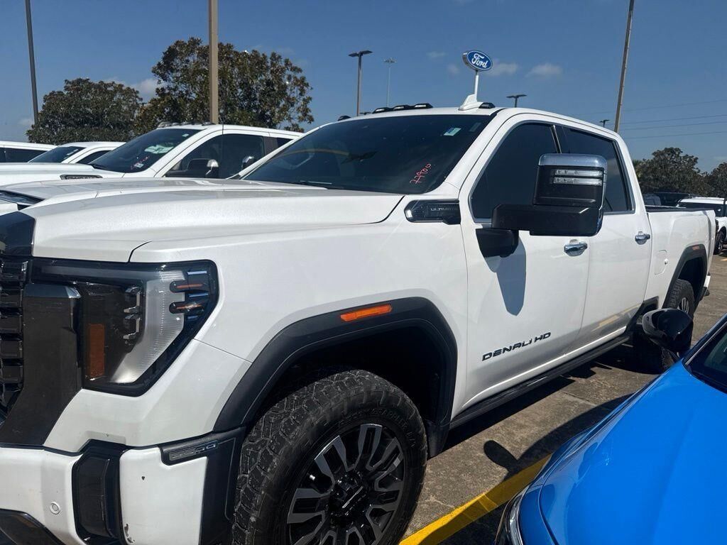 2024 GMC Sierra 2500HD Denali Ultimate — photo 1 of 4