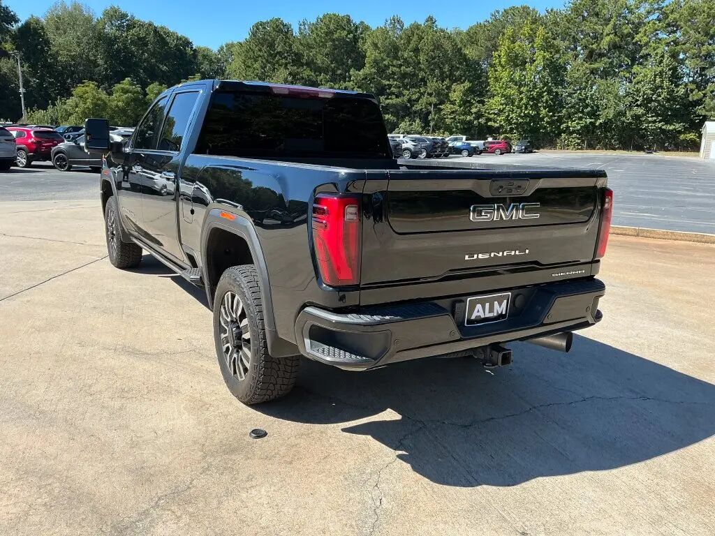 2024 GMC Sierra 2500HD Denali Ultimate — photo 1 of 6