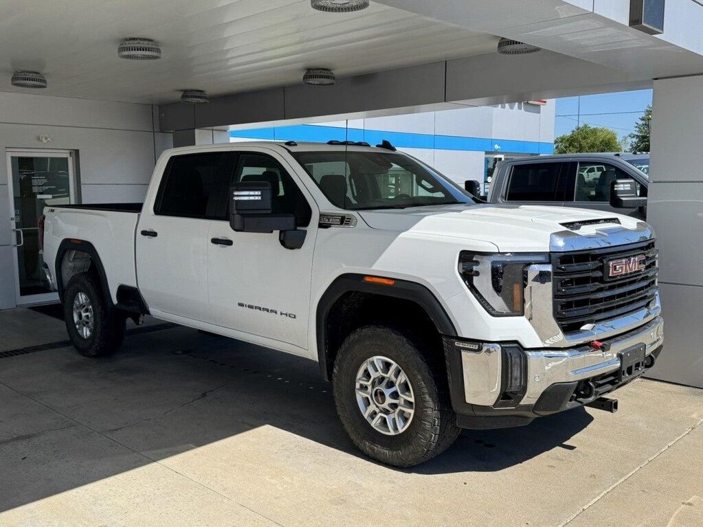 2025 GMC Sierra 2500HD Pro — photo 1 of 26