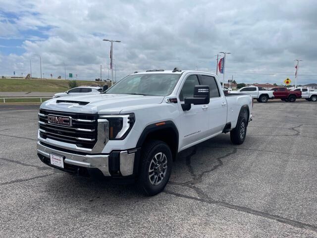 2025 GMC Sierra 2500HD SLE — photo 1 of 2