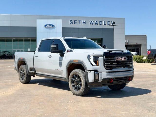 2025 GMC Sierra 2500HD AT4 — photo 1 of 39