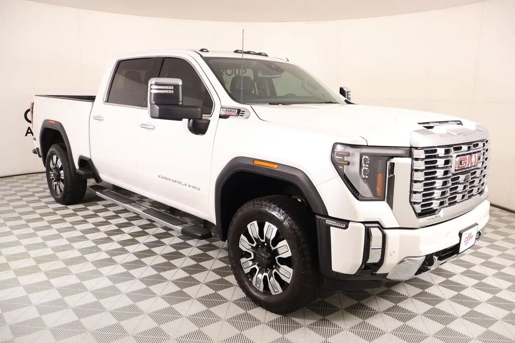 2025 GMC Sierra 2500HD Denali — photo 1 of 6