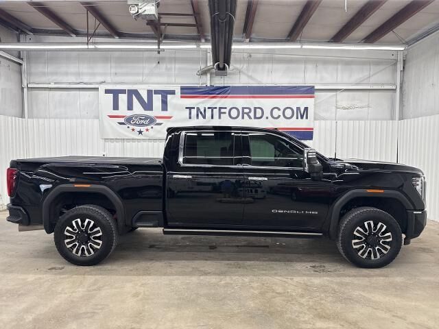 2025 GMC Sierra 2500HD Denali Ultimate — photo 1 of 13