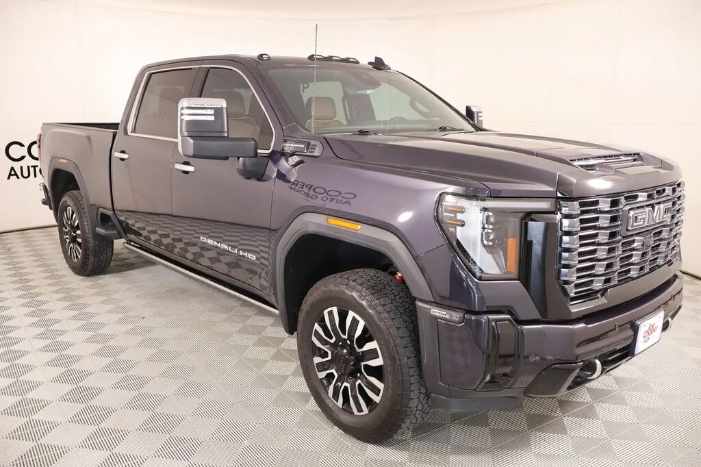 2025 GMC Sierra 2500HD Denali Ultimate — photo 1 of 26