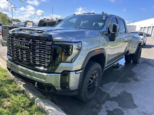 2025 GMC Sierra 3500HD Denali Ultimate — photo 1 of 26