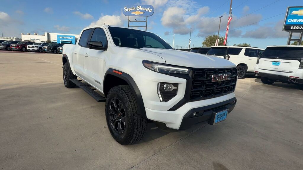 2025 GMC Canyon Elevation — photo 1 of 7