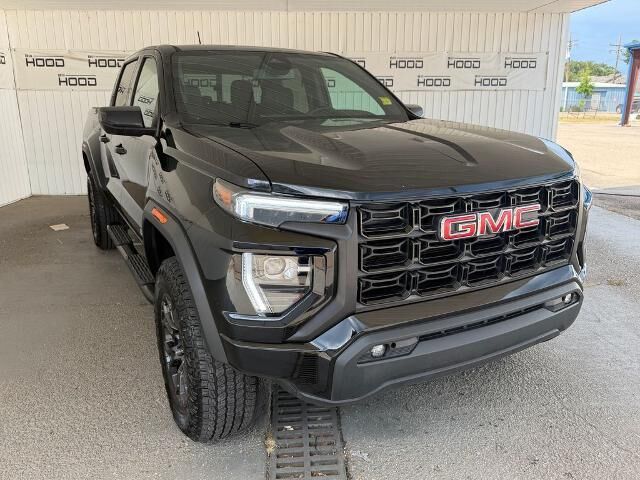 2025 GMC Canyon Elevation — photo 1 of 26