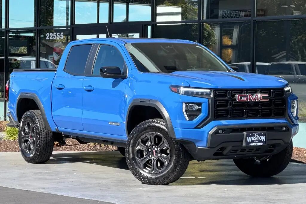 2025 GMC Canyon Elevation — photo 1 of 13
