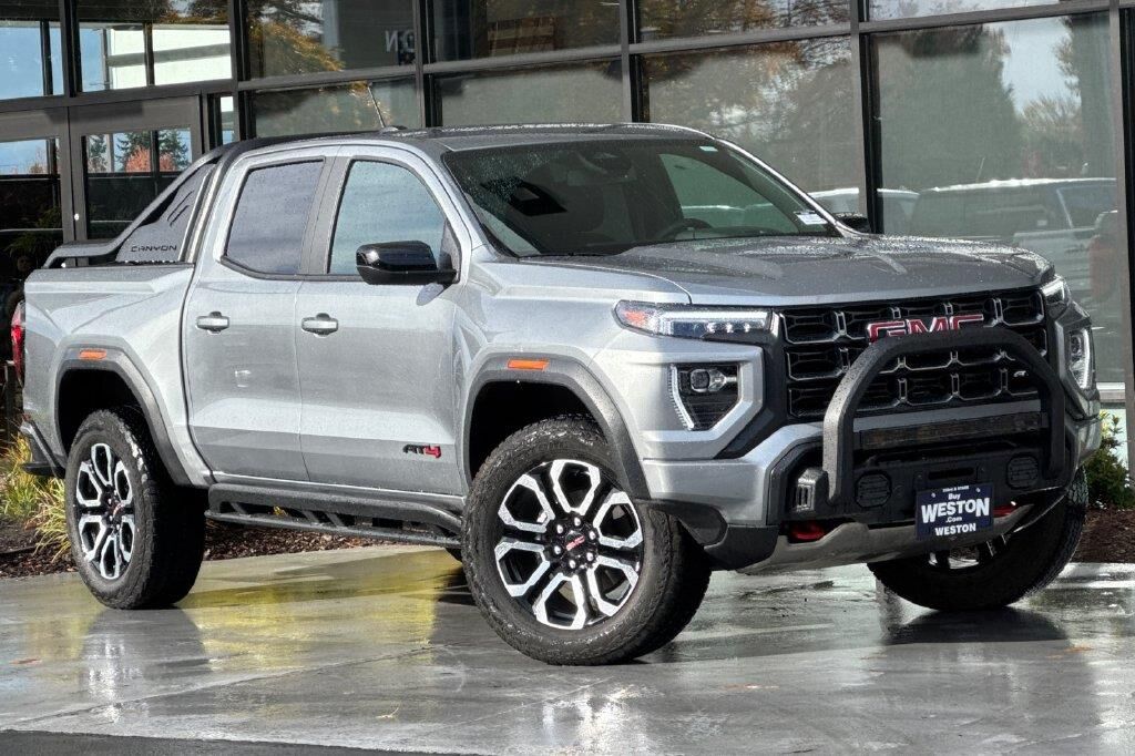 2025 GMC Canyon AT4 — photo 1 of 13