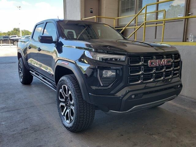 2025 GMC Canyon AT4