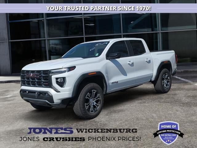 2025 GMC Canyon AT4 — photo 1 of 6
