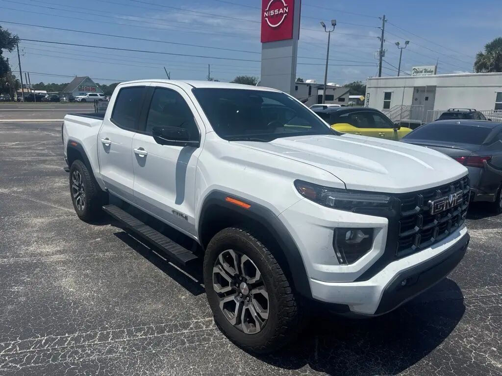 2024 GMC Canyon AT4 — photo 1 of 18