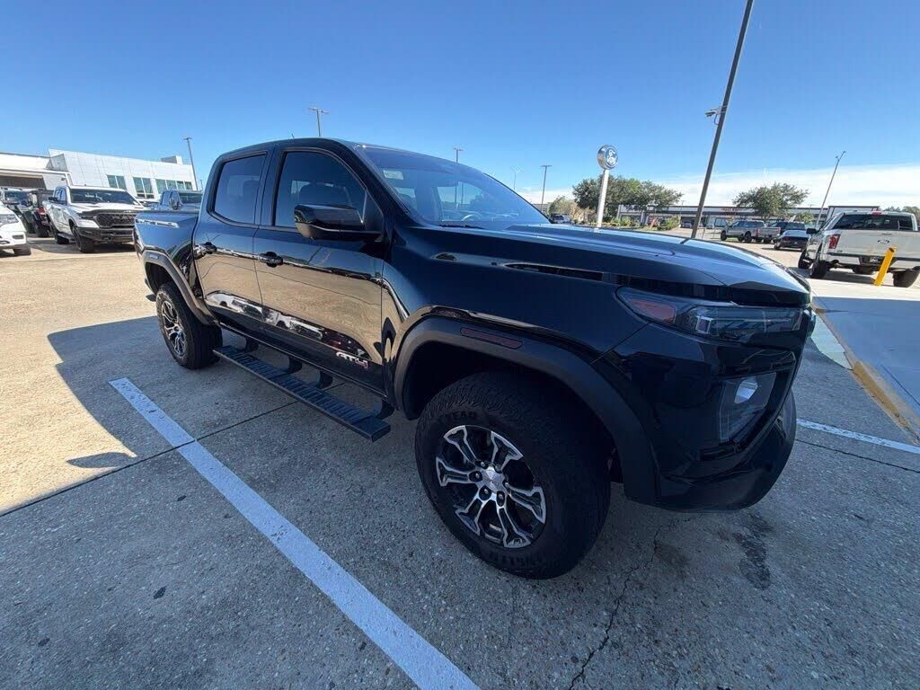 2024 GMC Canyon AT4 — photo 1 of 1