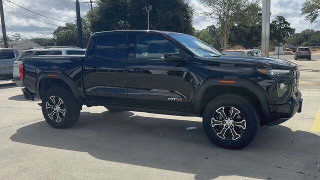2023 GMC Canyon 4WD AT4