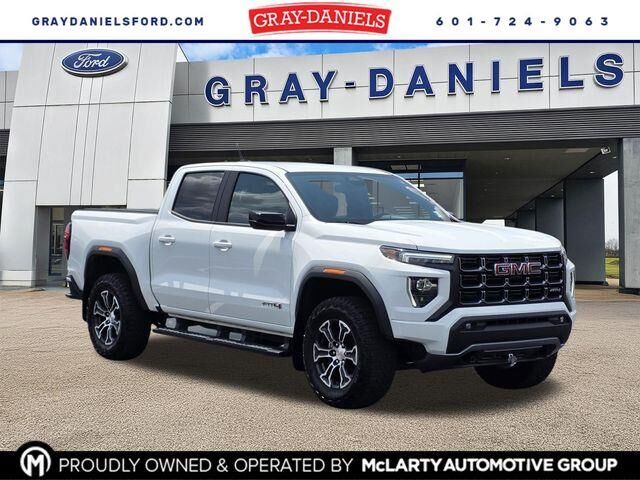 2024 GMC Canyon AT4 — photo 1 of 26