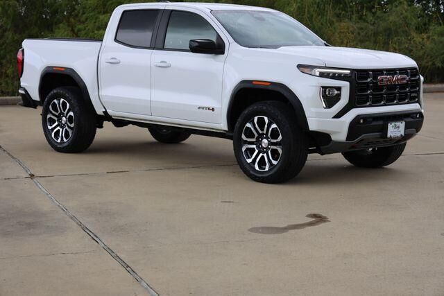 2024 GMC Canyon AT4 — photo 1 of 26
