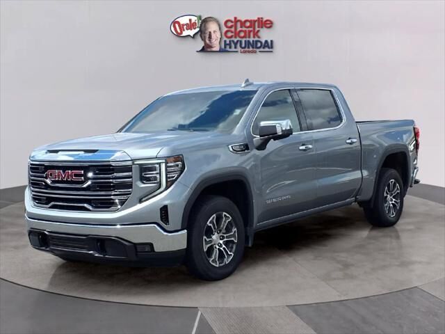 2025 GMC Sierra 1500 SLT — photo 1 of 13
