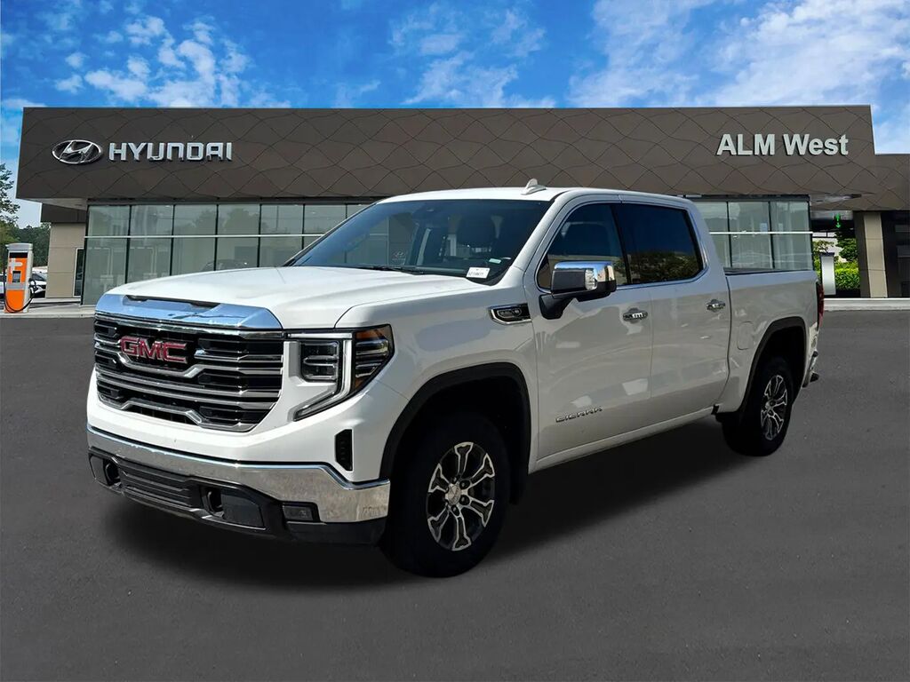 2025 GMC Sierra 1500 SLT — photo 1 of 13
