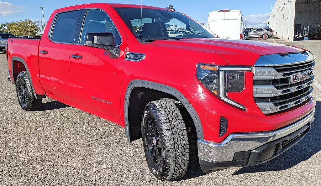 2023 GMC Sierra 1500 SLE — photo 1 of 13